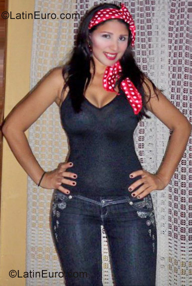 Date this hot Colombia girl Sandra from Barranquilla CO9601