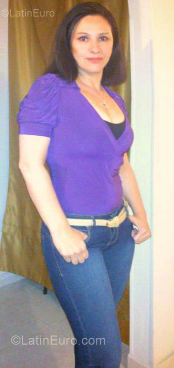 Date this stunning Colombia girl Yenny from Bogota CO9622