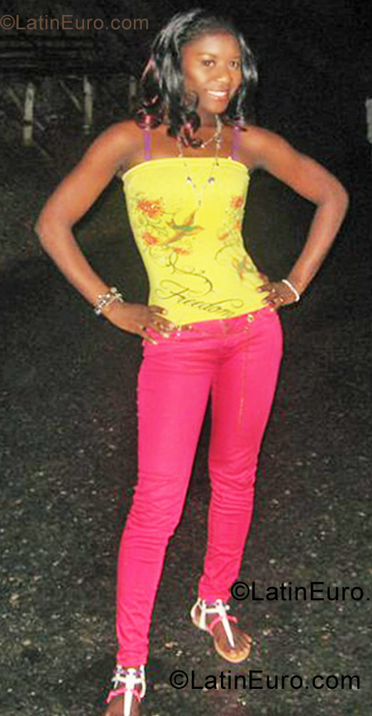 Date this funny Jamaica girl Petal from Kingston JM473