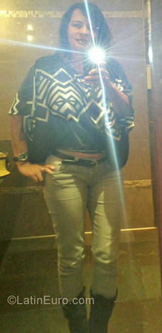 Date this exotic United States girl Valery from Phoenix BR6505