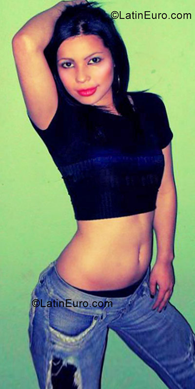 Date this athletic Colombia girl Leidy from Bogota CO9687