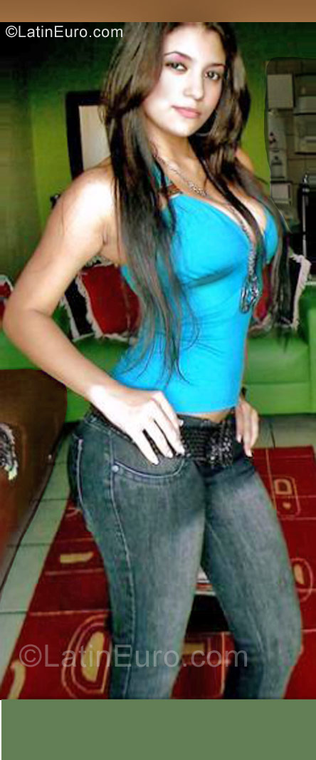 Date this lovely Colombia girl Katherine from Bogota CO9688