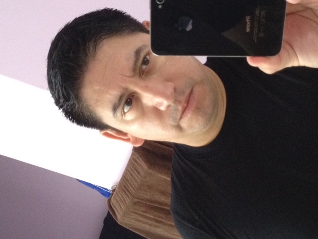 Date this tall United States man Dannni from Miami US12579