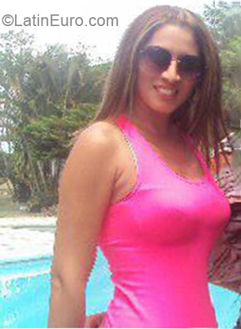 Date this hot Colombia girl Andrea from Cali CO9741