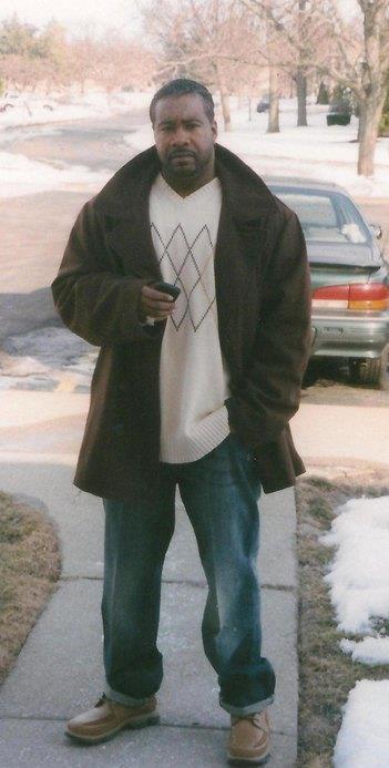 Date this nice looking United States man Nino from Detroit US12615