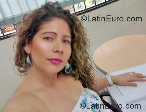 Date this stunning Colombia girl Yuly from Ibague CO9826
