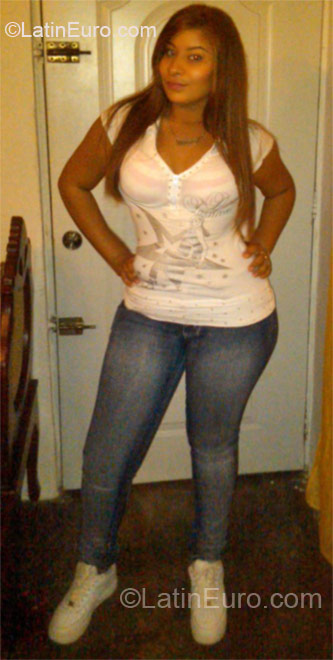 Date this athletic Dominican Republic girl Elini from Santiago DO22656