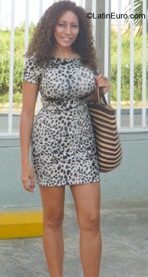 Date this hot Colombia girl Cecilia from Bogota CO9914