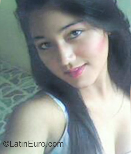 Date this lovely Colombia girl Katerine from Medellin CO9931