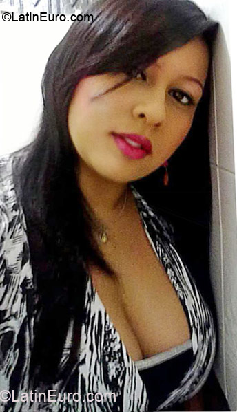 Date this young Colombia girl Johana from Palmira CO9943