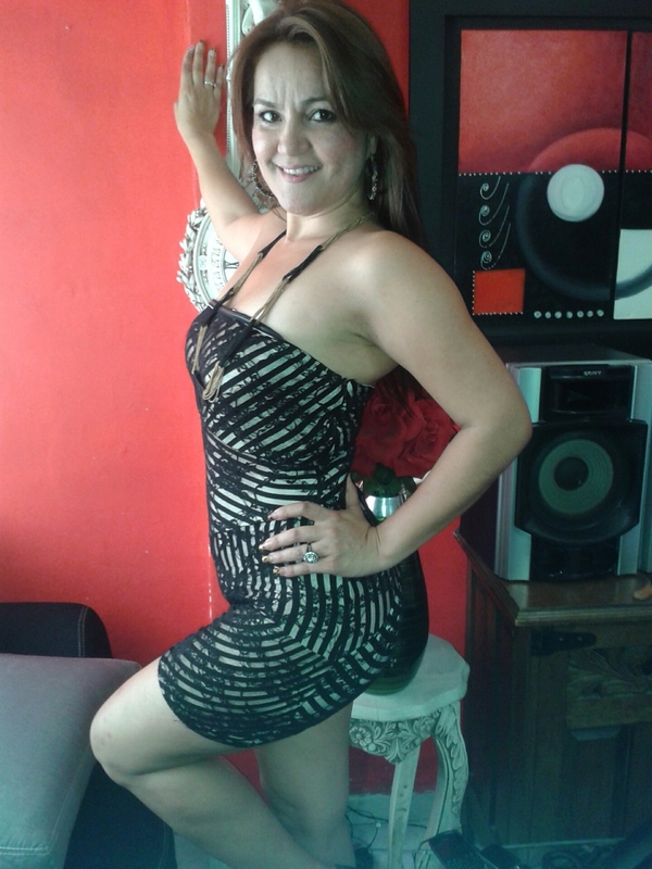 Date this pretty Colombia girl DINORA ASTRID from Barranquilla CO9986