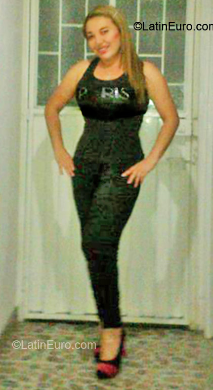 Date this beautiful Colombia girl Luz Adriana from Bogota CO10003