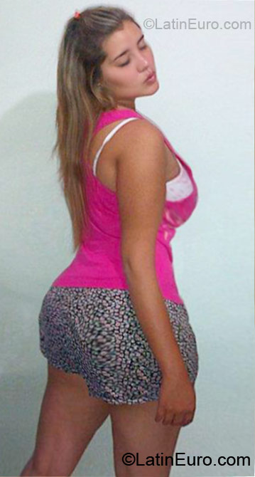 Date this exotic Colombia girl Valerie from Pereira CO10811