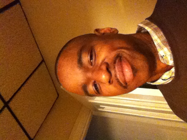 Date this young United States man Justin from Philadelphia US12796