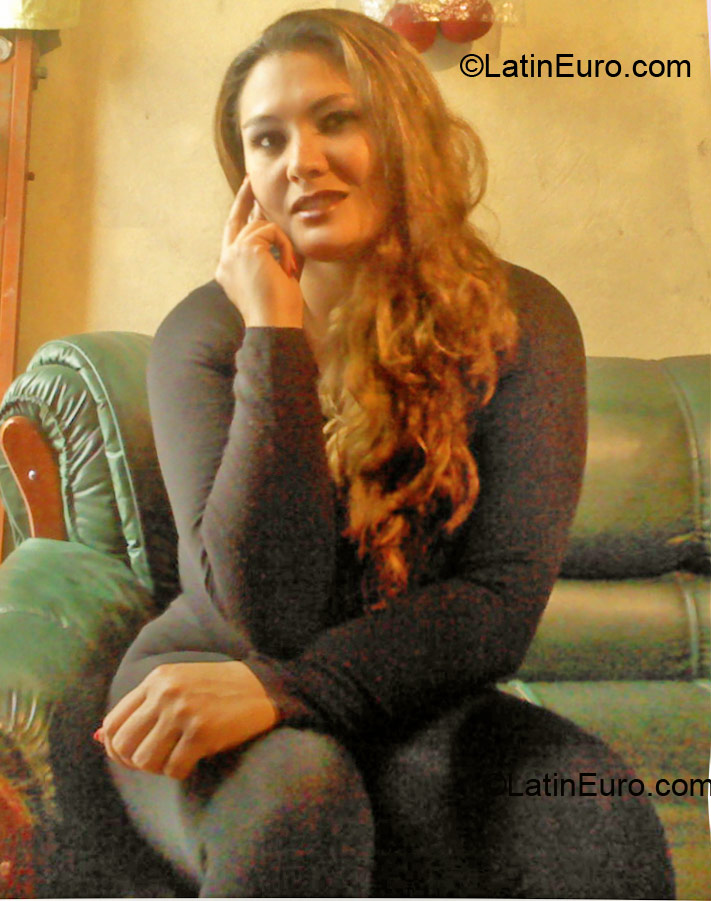 Date this beautiful Colombia girl Johana from Bogota CO10080