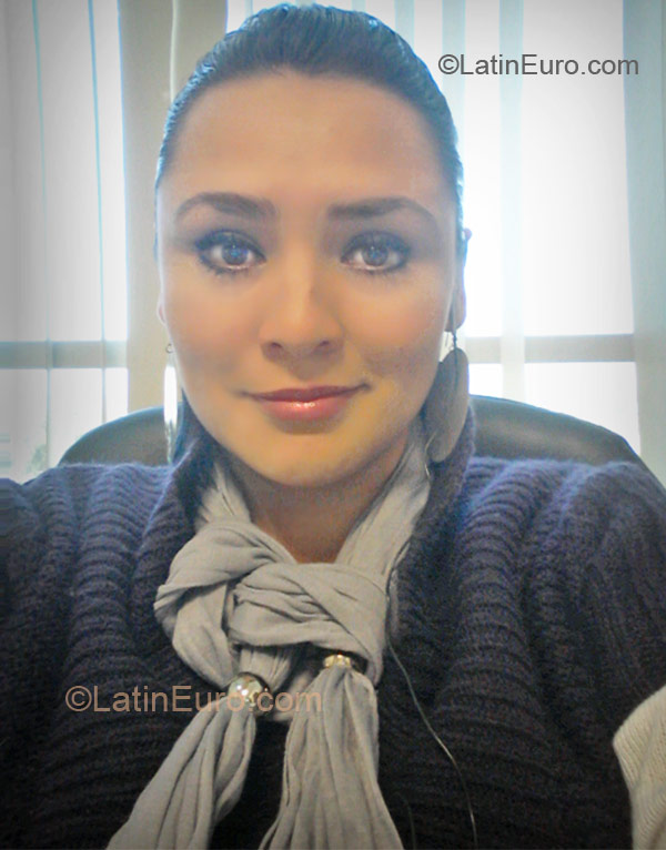 Date this georgeous Mexico girl Monica from Guadalajara MX691