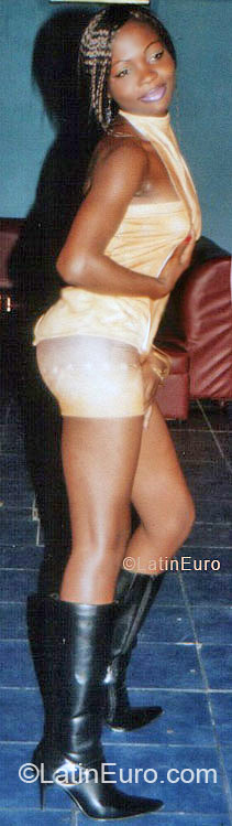 Date this voluptuous Cameroon girl Diana Flora from CM128 CM129