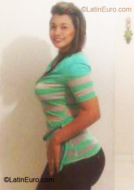 Date this hot Colombia girl Maleja26 from Barranquilla CO10107