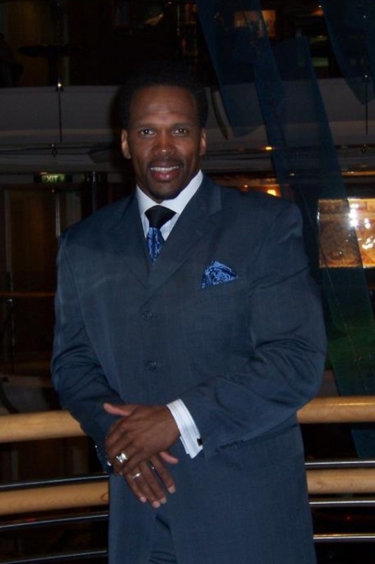 Date this young United States man Chocalateice from Elizabeth US12855