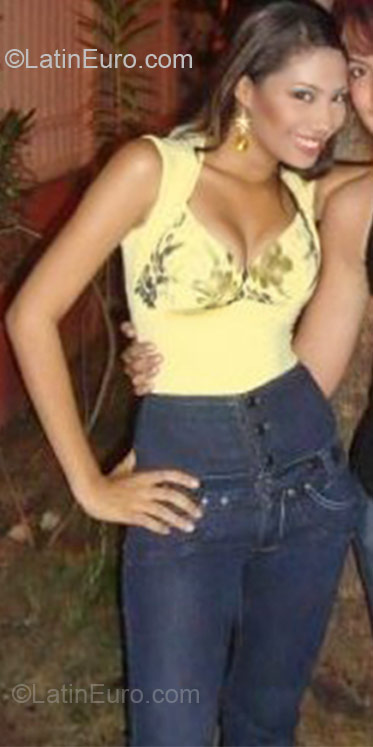 Date this gorgeous Colombia girl Laura marcela from Barranquilla CO10140