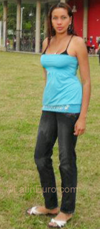 Date this foxy Colombia girl Darly from Palmira CO10159