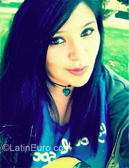 Date this georgeous Colombia girl Valentina from Bogota CO10203