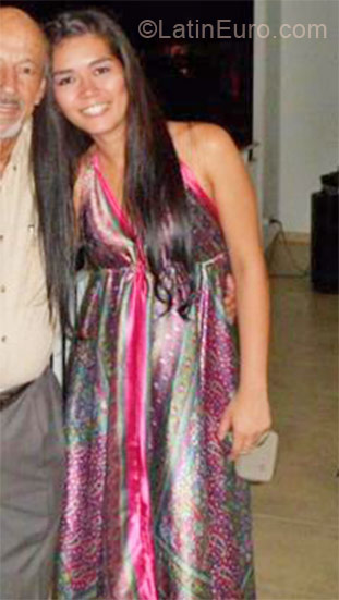 Date this sensual Colombia girl Carolina from Cali CO10227