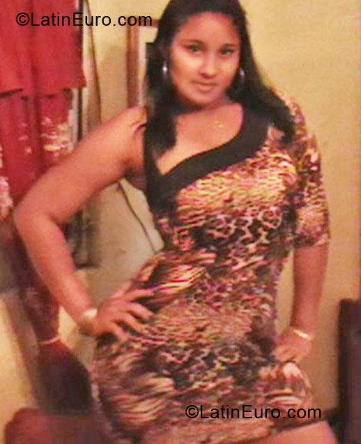Date this young Dominican Republic girl Yissel from Santo Domingo DO19894