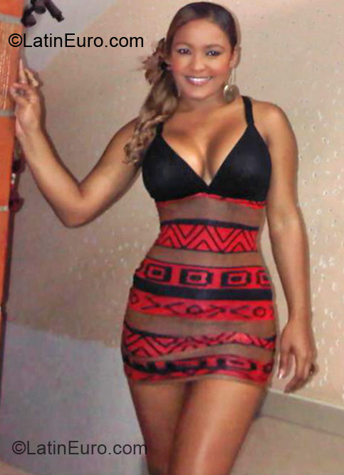 Date this voluptuous Colombia girl Lizeth from Cali CO10889