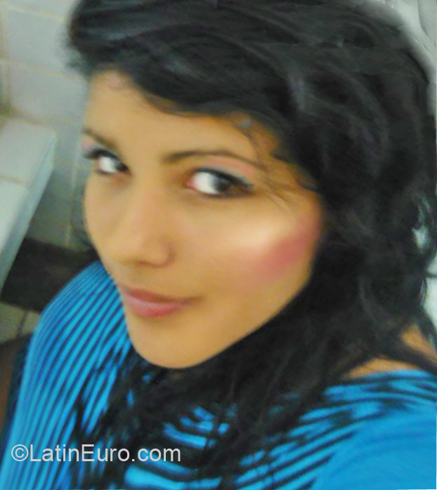 Date this sultry Colombia girl Lina from Bogota CO10339