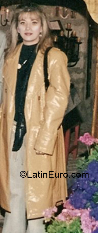 Date this young Colombia girl Edith from Bogota CO10360