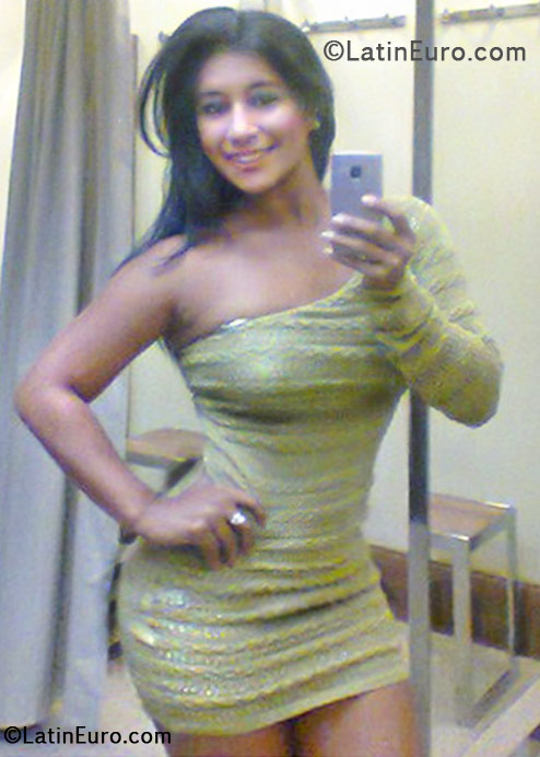 Date this fun Brazil girl Tatyane from Rio De Janeiro BR6701