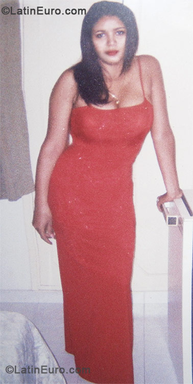 Date this charming Colombia girl Yolana from Bogota CO10406