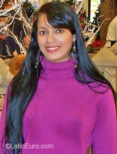 Date this stunning Brazil girl Tinalinda from Salvador BR6710