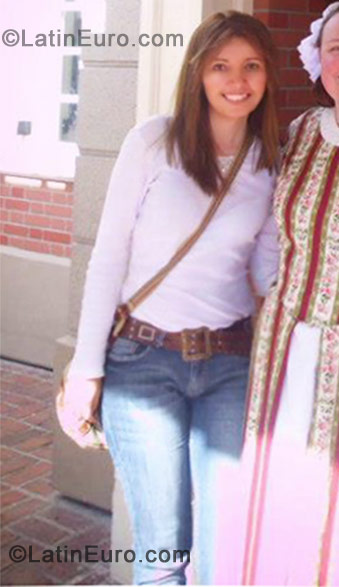 Date this tall Colombia girl Shirley from Bogota CO10455