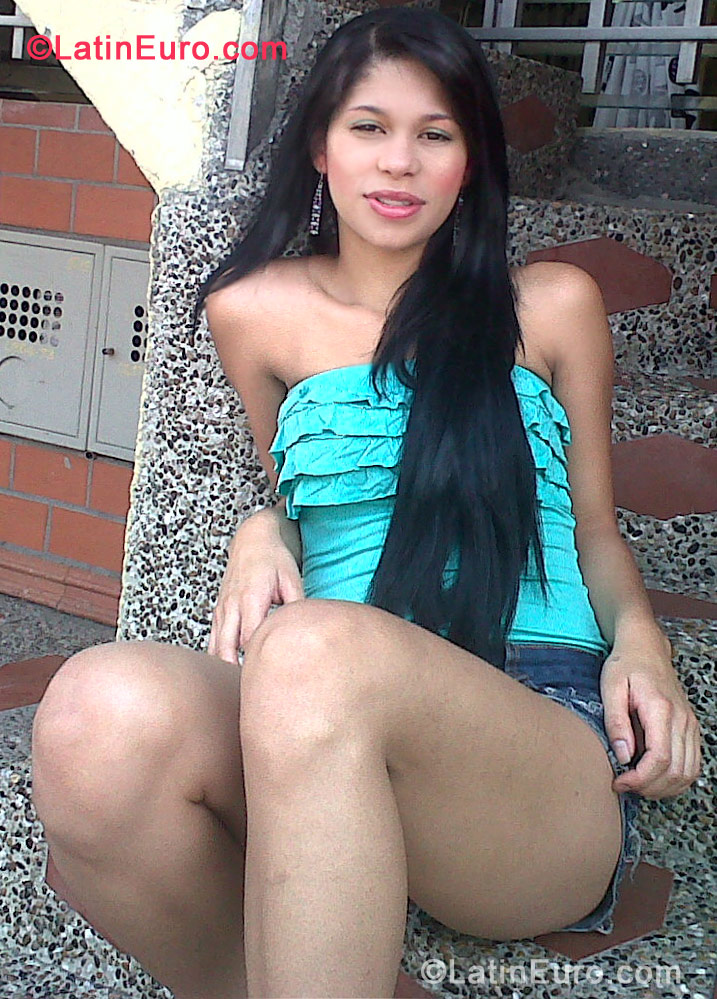 Date this gorgeous Colombia girl Alejandra from Medellin CO10434