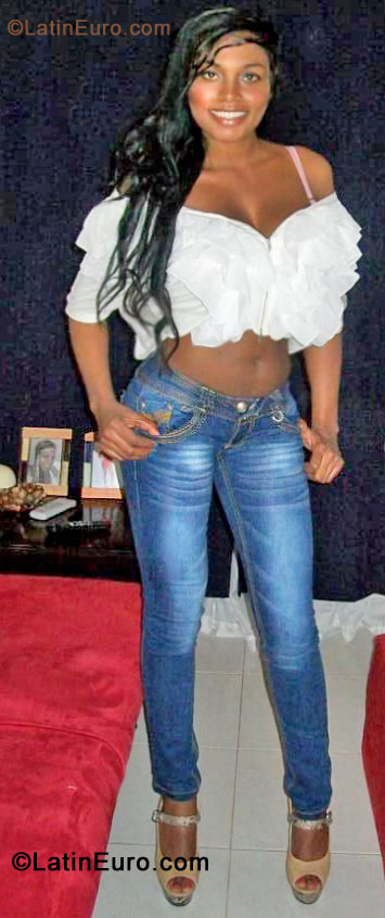 Date this lovely Colombia girl Diana from Bogota CO10447