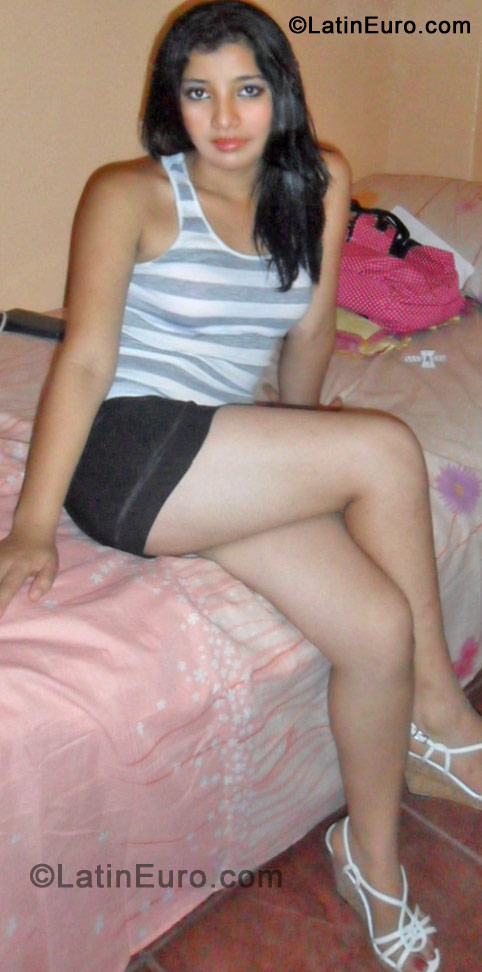 Date this hot Honduras girl Rity from Santa Rosa HN673