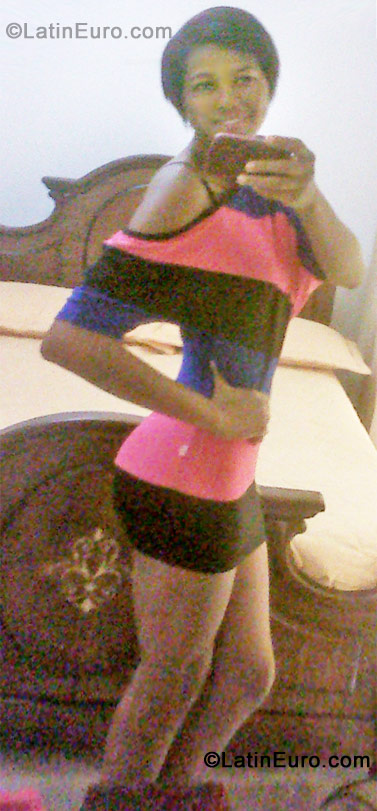 Date this stunning Colombia girl Miryan from Cartagena CO10804