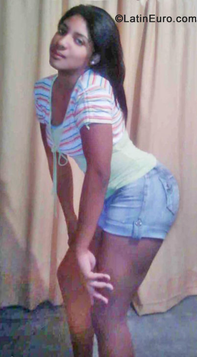 Date this hot Colombia girl Lois from Palmira CO10482
