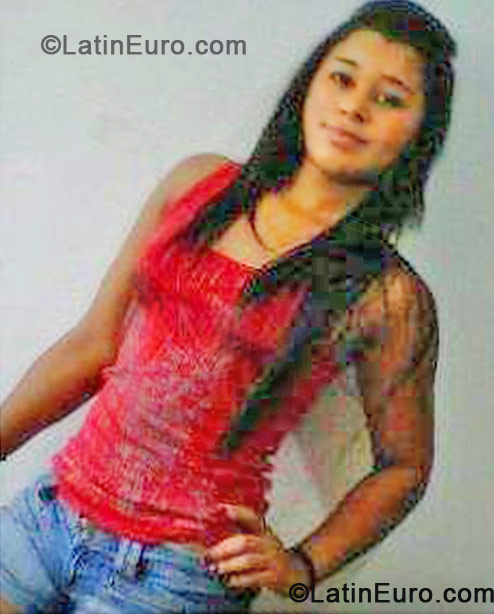 Date this hard body Colombia girl Gabriela Montoy from Cali CO10535