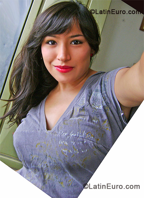Date this charming Colombia girl Karen from Cali CO10536