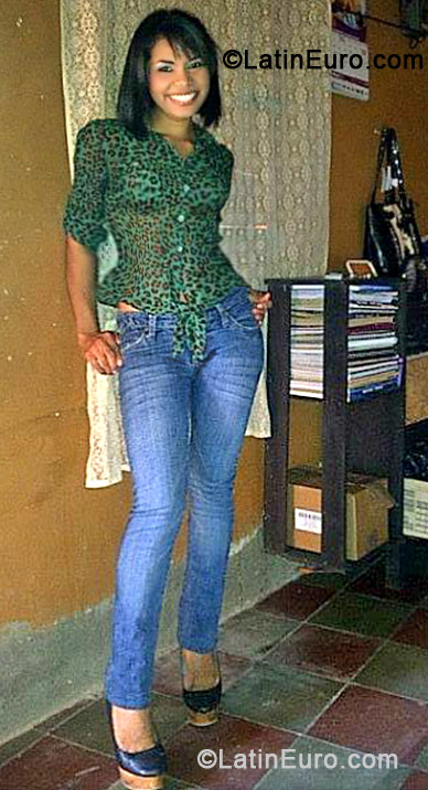 Date this hot Honduras girl Jessika from Tegucigalpa HN678