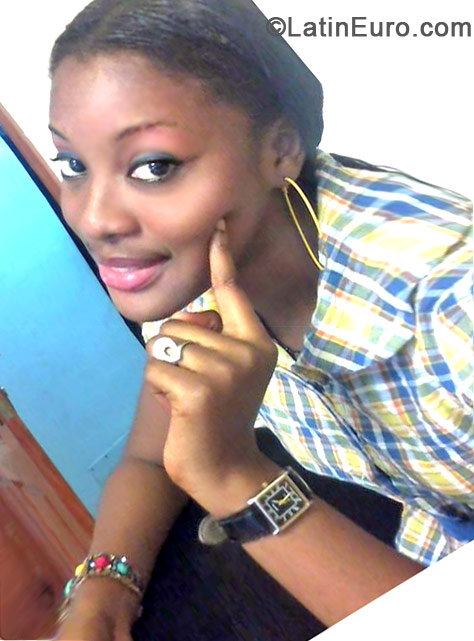 Date this athletic Cote D'Ivoire girl Irne from abidjan CI27