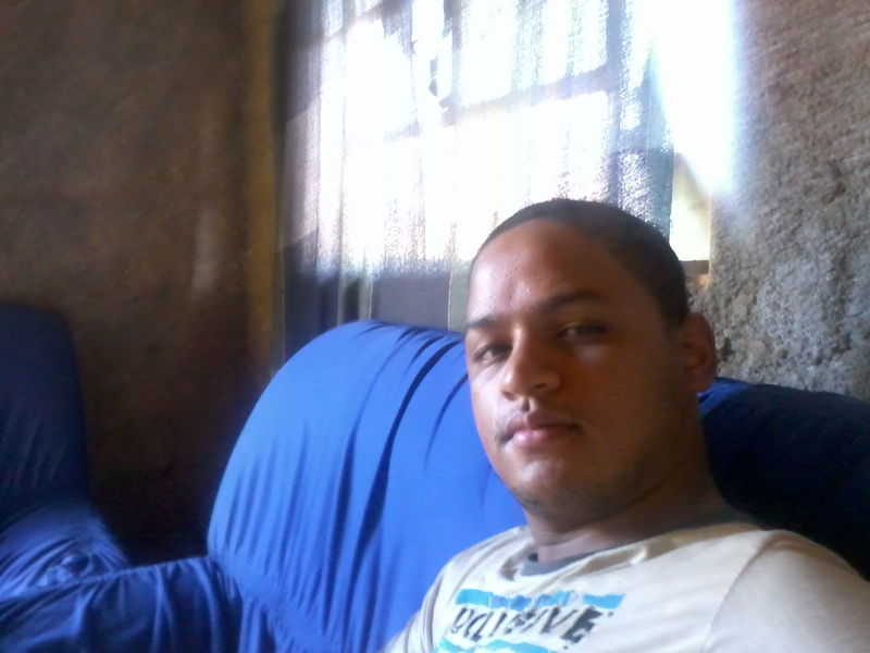 Date this young Brazil man Samuel valadares from Goiania BR6759