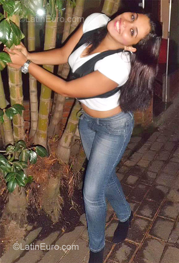 Date this charming Brazil girl Kamyla from Sao Paulo BR6771