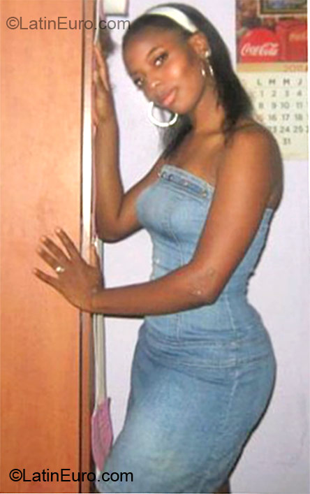 Date this young Colombia girl Patricia from Villavicencio CO10636