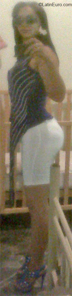 Date this cute Colombia girl Marys from Santo Domingo CO10682