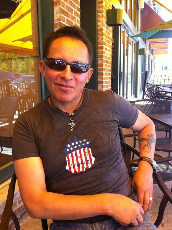 Date this lovely United States man ELOY from Miami y La Paz, Bolivia US13203