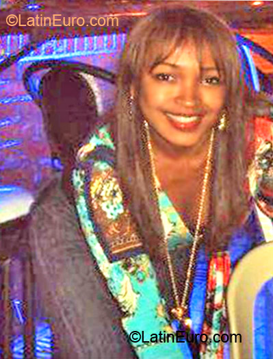 Date this hot Colombia girl Ximena from Cali CO10699